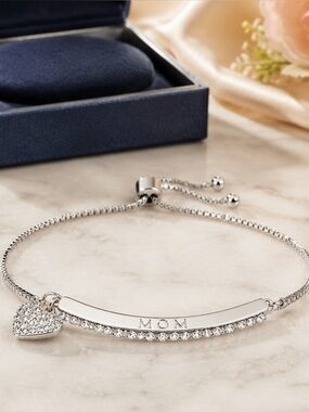 New in box Kohl's Silver MOM Bracelet with Heart Charm